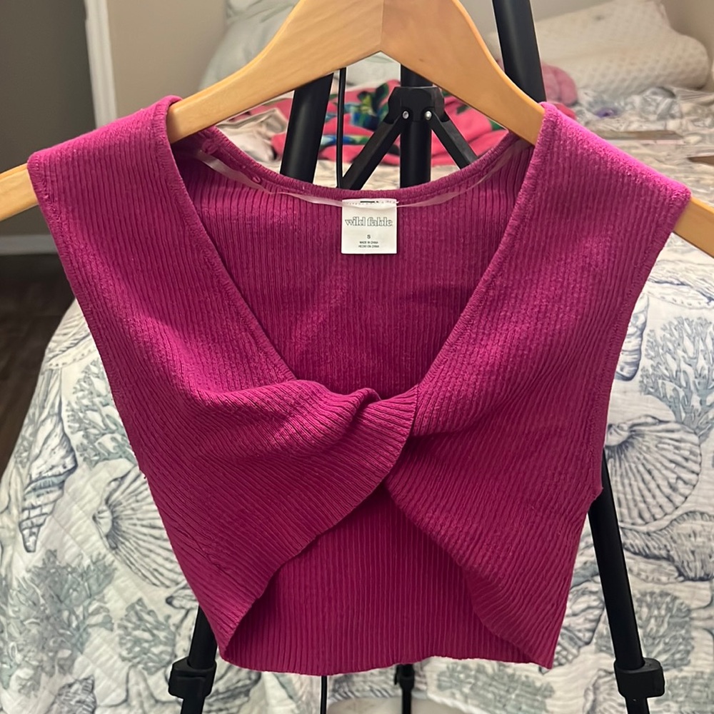 Wild Fable fuchsia tank top